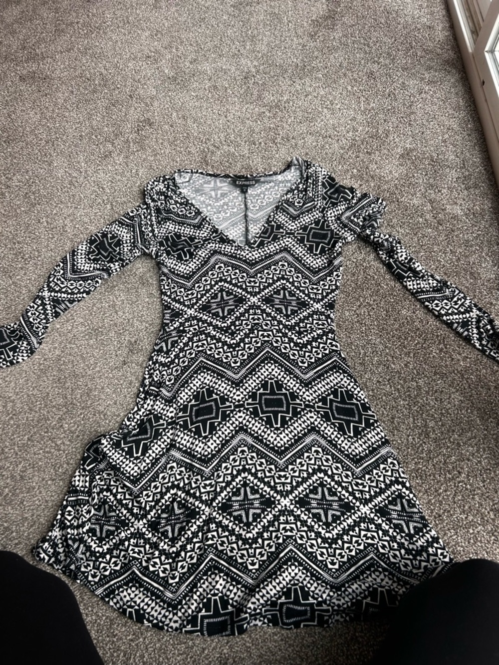 Express Black & White Aztec-Print Long Sleeve Dress